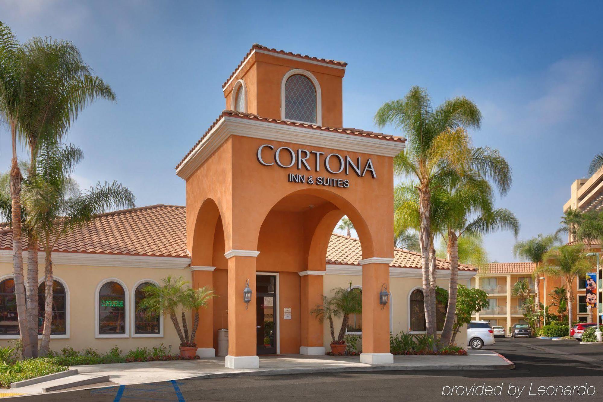 Cortona Inn And Suites Anaheim Resort Экстерьер фото