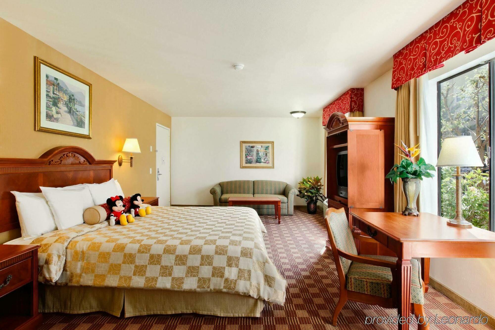 Cortona Inn And Suites Anaheim Resort Номер фото